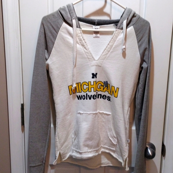 Venley Tops - Venley Michigan Wolverines hooded sweatshirt.